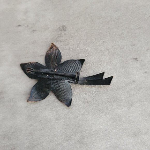 Vintage Flower Brooch Pin Brass Tone Five Petal Floral Jewelry Accessory 2 Inch - Picture 2 of 6